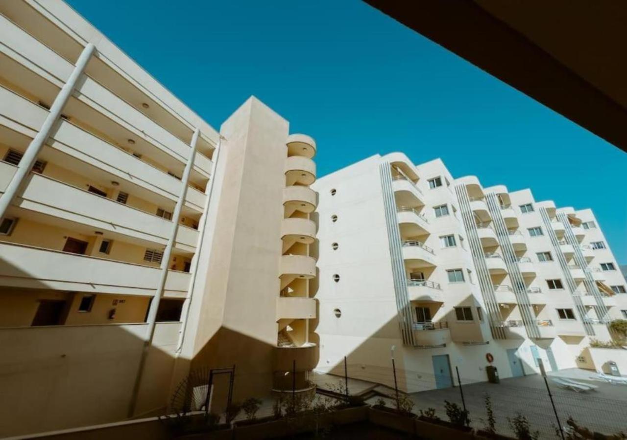 Seaview Splendor 2 Bedroom Modern Comfort Apartment